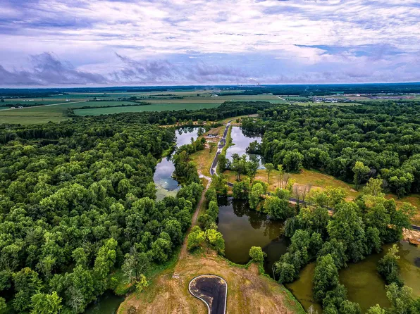 4078 Cottonwood Dr, Boonville, IN 47601