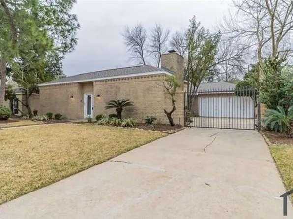 14315 Piping Rock Ln, Houston, TX 77077