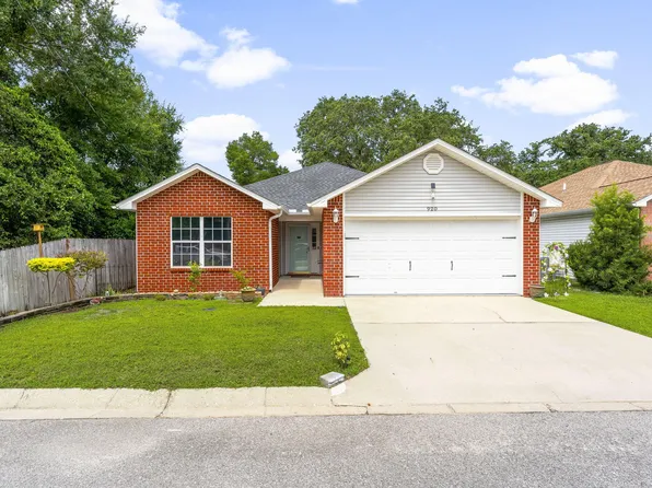 920 Lauderhill Ln, Fort Walton Beach, FL 32547