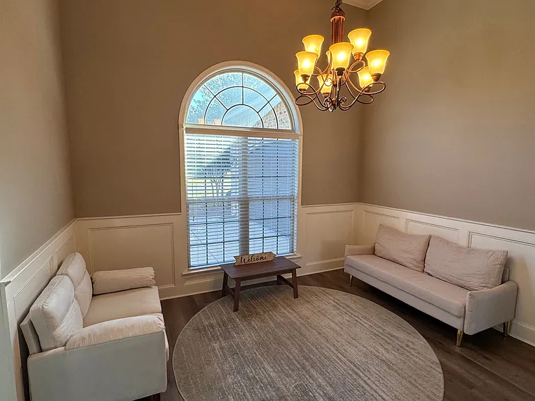 306 Norfolk Cir — Photo 6