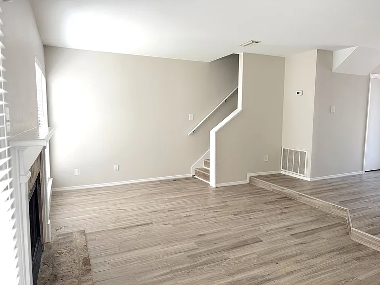 5900 Grelot Rd #504 — Photo 11