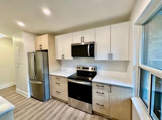 11 Wingreen Ct #6, Toronto, ON M3B 1B8