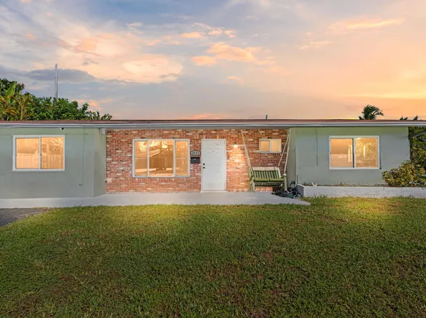 2611 NE 16th St, Pompano Beach, FL 33062