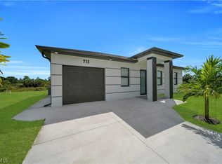 711 Roma Ave S, Lehigh Acres, FL 33974