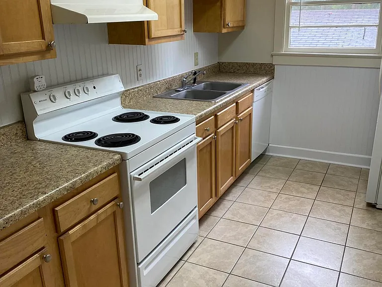 3149 Caswell St — Photo 3