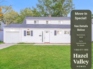 451 Fairway Blvd, Willowick, OH 44095