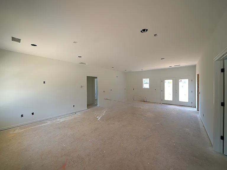 400 Henson Cir — Photo 4