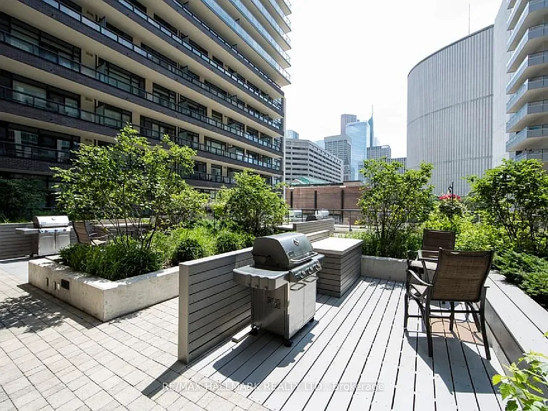 570 Bay St #706 — Photo 17