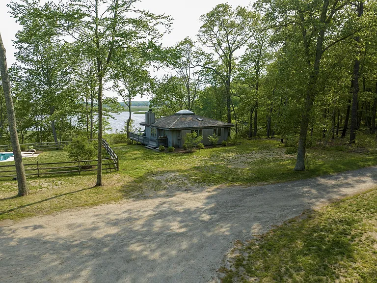 66-2 Elys Ferry Rd — Photo 2
