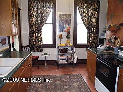 5th image of 1094 Talbot Ave
