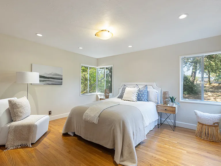 525 Keyes Ave — Photo 25