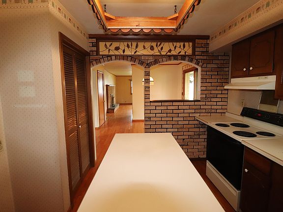 3rd image of 3413 Colby Ln