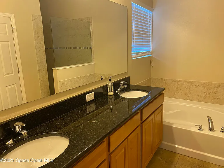 Easton Forest Cir SE — Photo 18