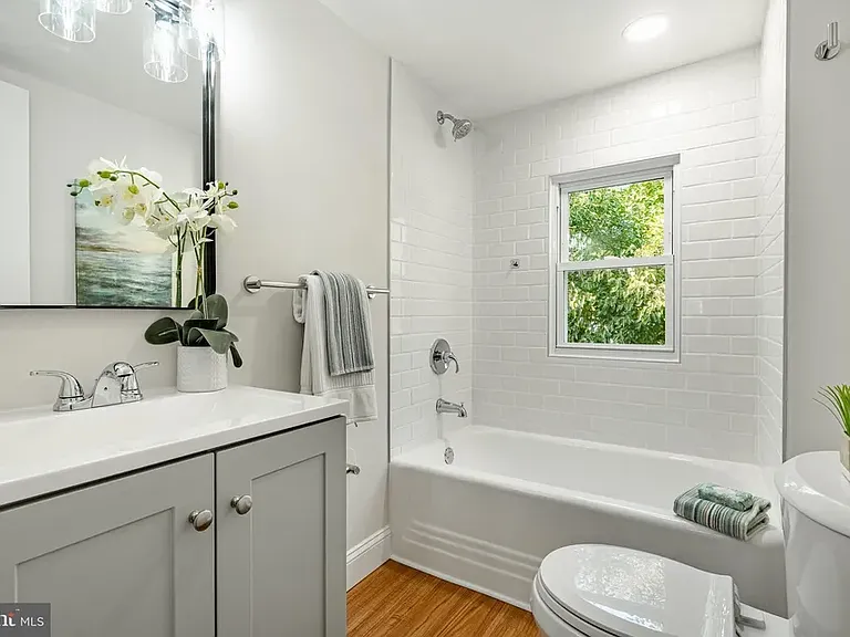 116 Newell St — Photo 3