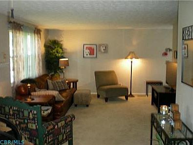 4th image of 960 Timberbank Dr