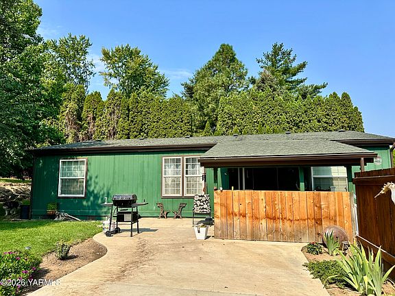 2nd image of 30 Golden Ln