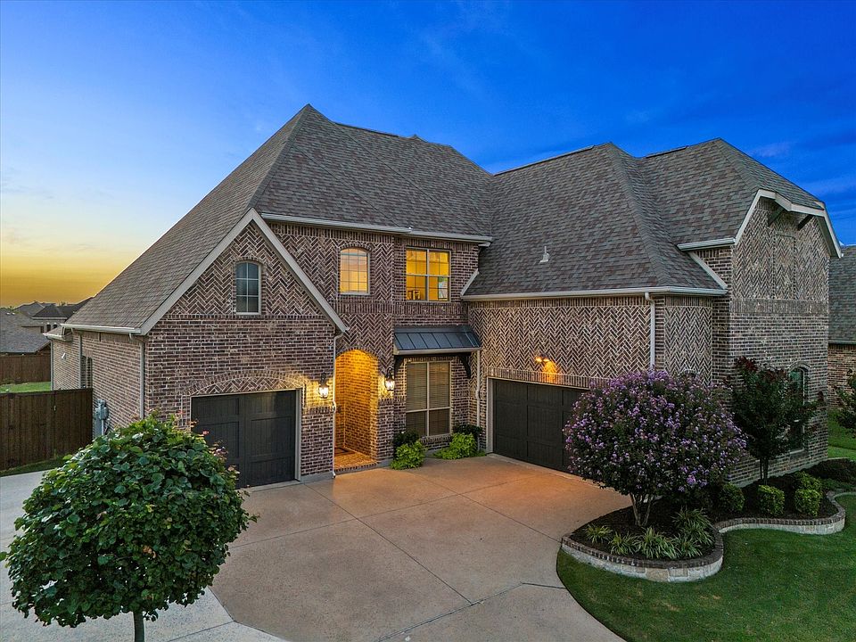1st image of 566 Featherstone Dr