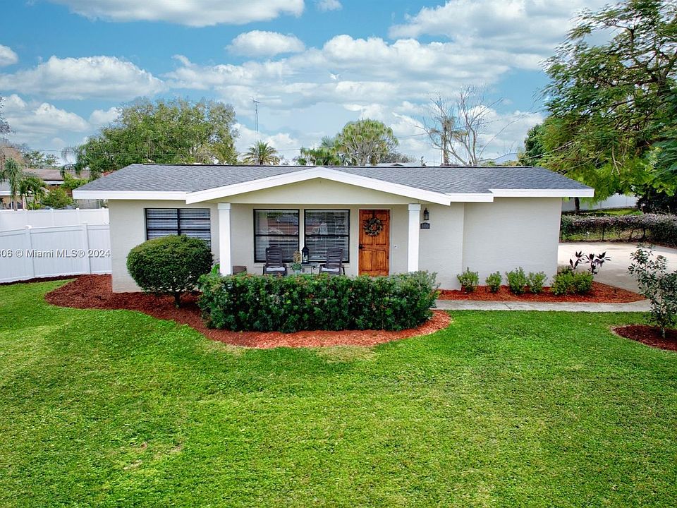 1st image of 606 Lake Blue Dr