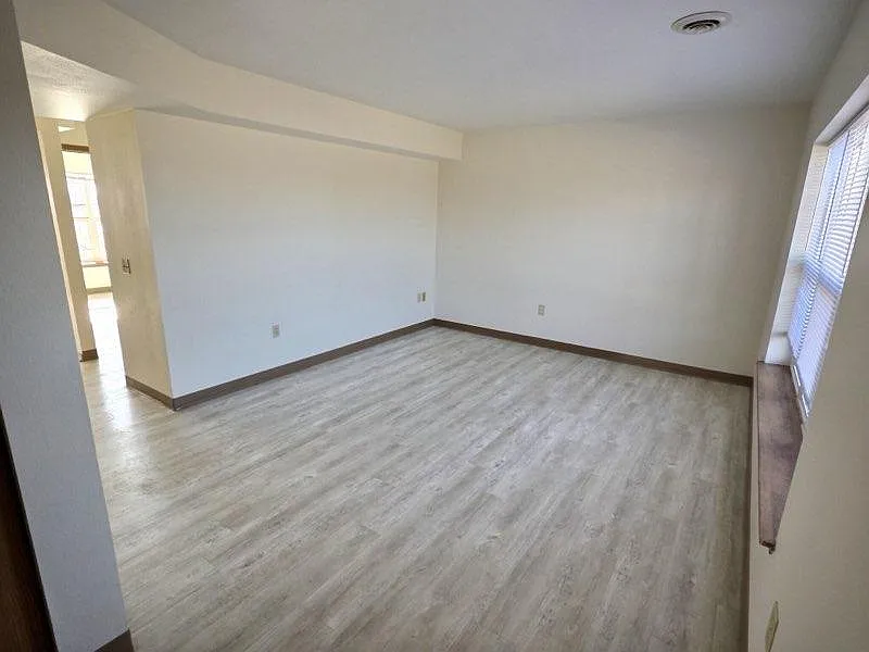 803-805 W Clayton Ave #803