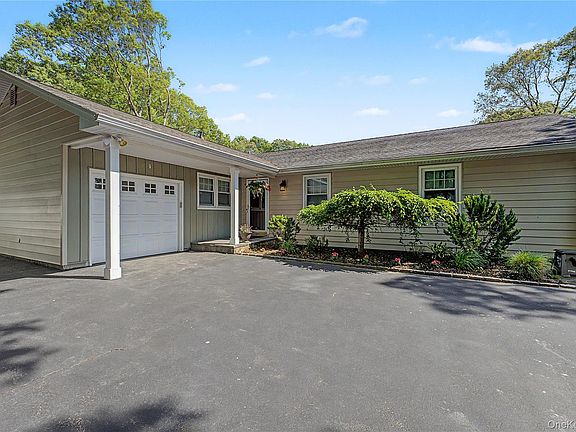 3rd image of 75 Summit Drive