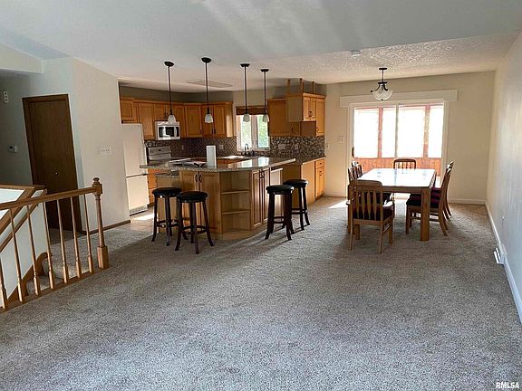 2nd image of 821 Birchwood Dr