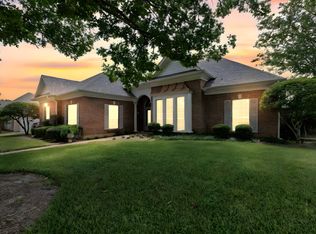 1104 Cherrywood Dr, Cleburne, TX 76033