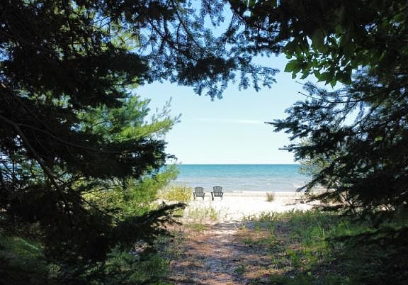 2nd image of 2731 N Lakeshore Dr