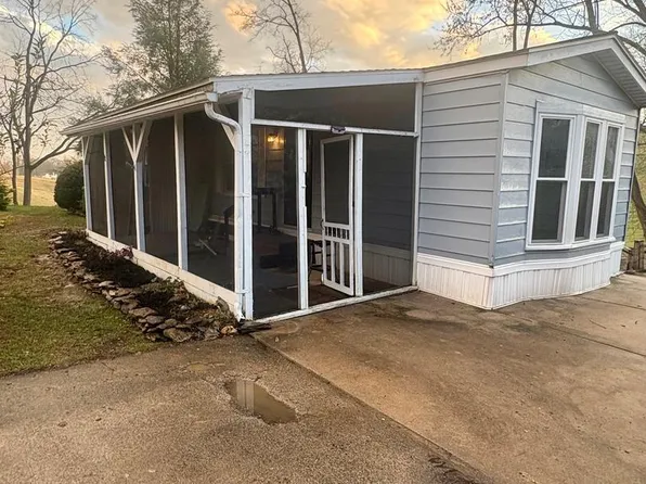 1046 Schmuck Rd, York, PA 17406