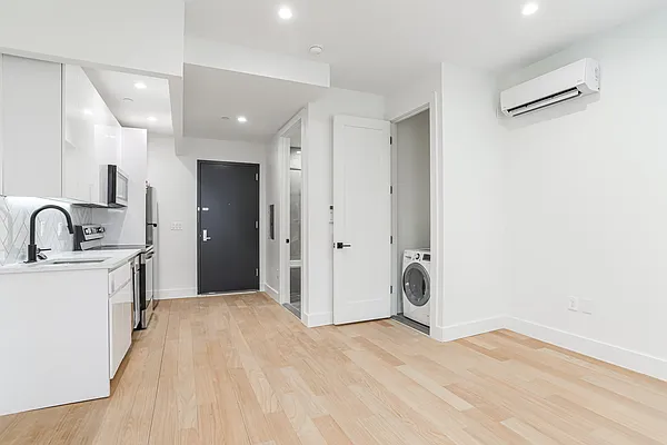 Rented by Yup Realty LLC | media 4