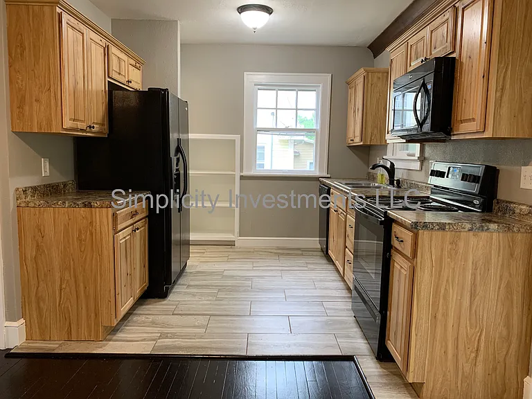 229 18th St NW — Photo 5