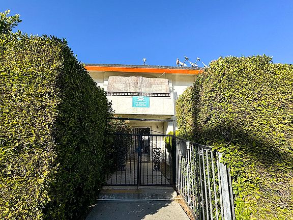 2nd image of 4641 La Mirada Ave APT 3