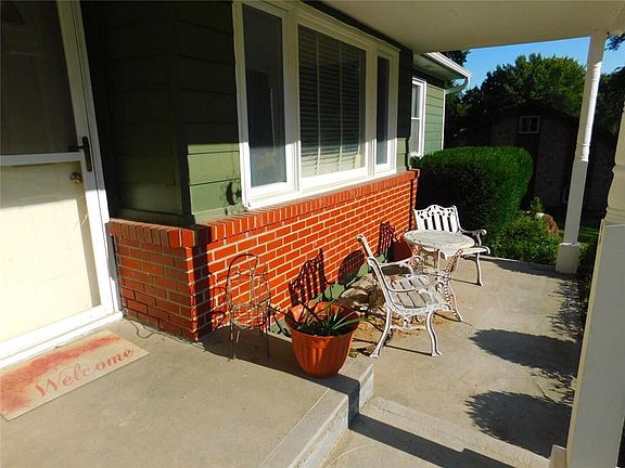 3rd image of 15805 Kay Ave