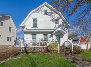 245 Lewis Ave, Westbury, NY 11590