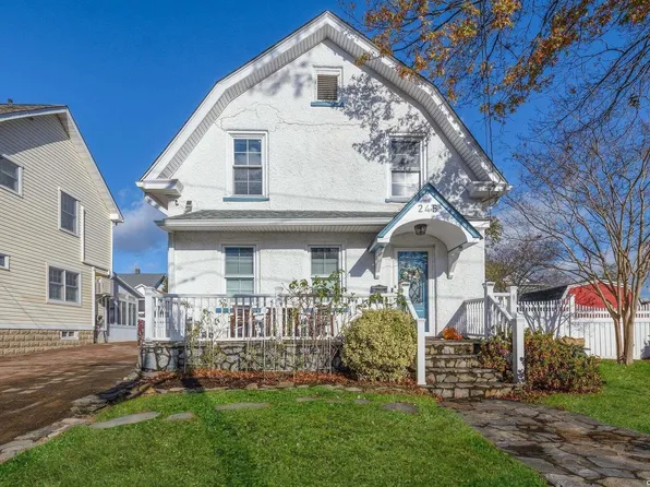 245 Lewis Avenue, Westbury, NY 11590