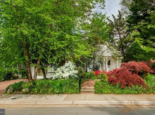 2414 Military Rd, Arlington, VA 22207