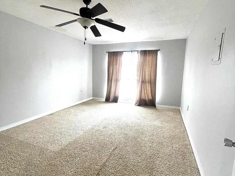 608 Kimberly Dr — Photo 10