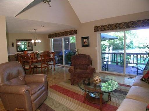 4th image of 16 Bixby Ln