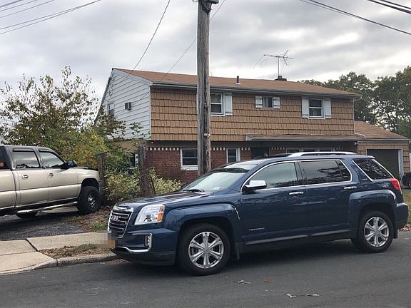 3rd image of 504 Davis St