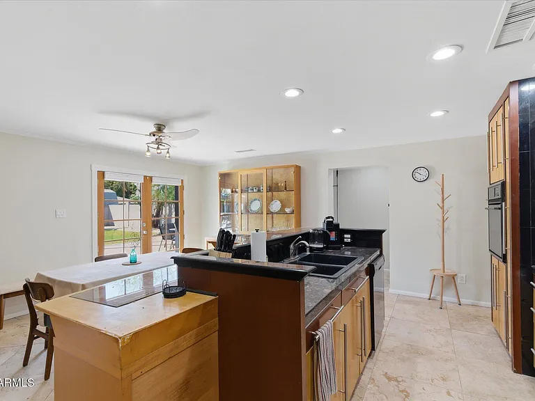 4613 E Vernon Ave — Photo 9
