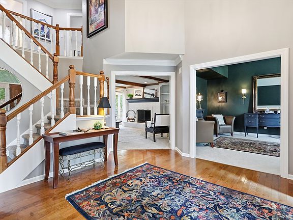 4th image of 5118 Huntington Dr