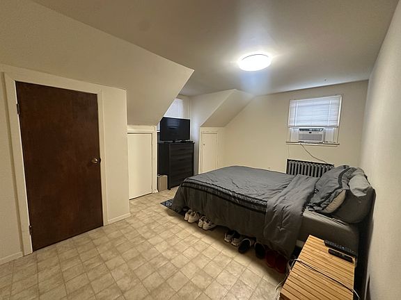 5th image of 63 Wolfle St Floor 2