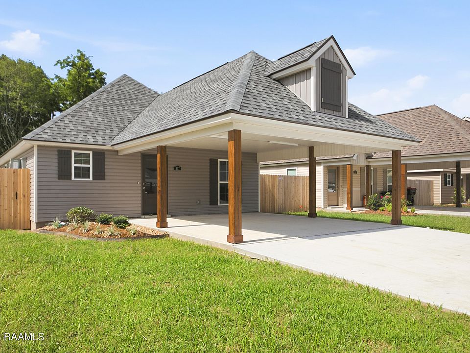 1st image of 217 Camerons Cove Dr