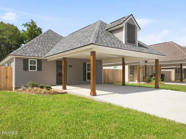 217 Camerons Cove Dr, Carencro, LA 70520