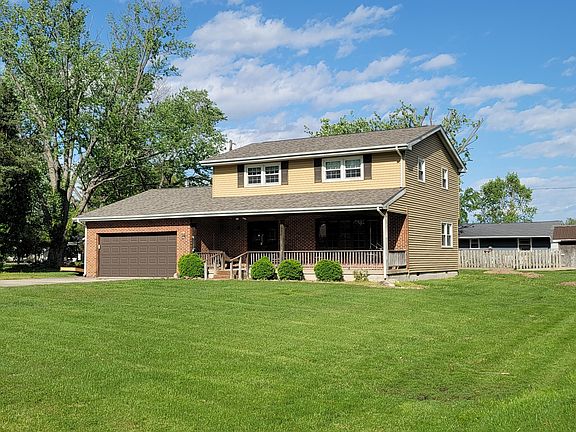 2nd image of 14 Lakedale Dr