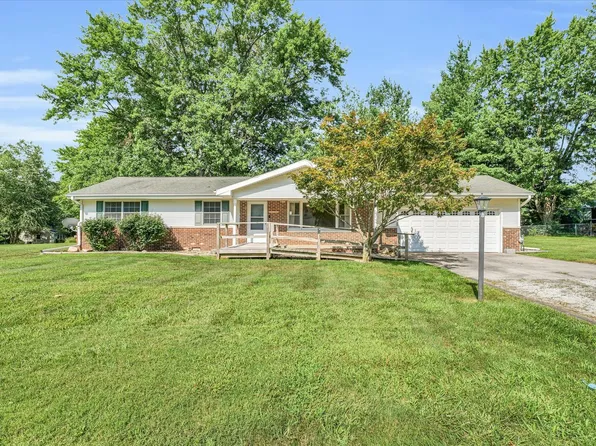 505 S Bryarfield Ct, Mahomet, IL 61853