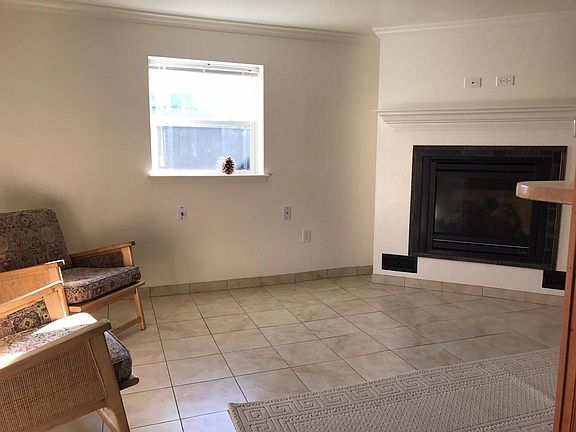 Living room with gas fireplace