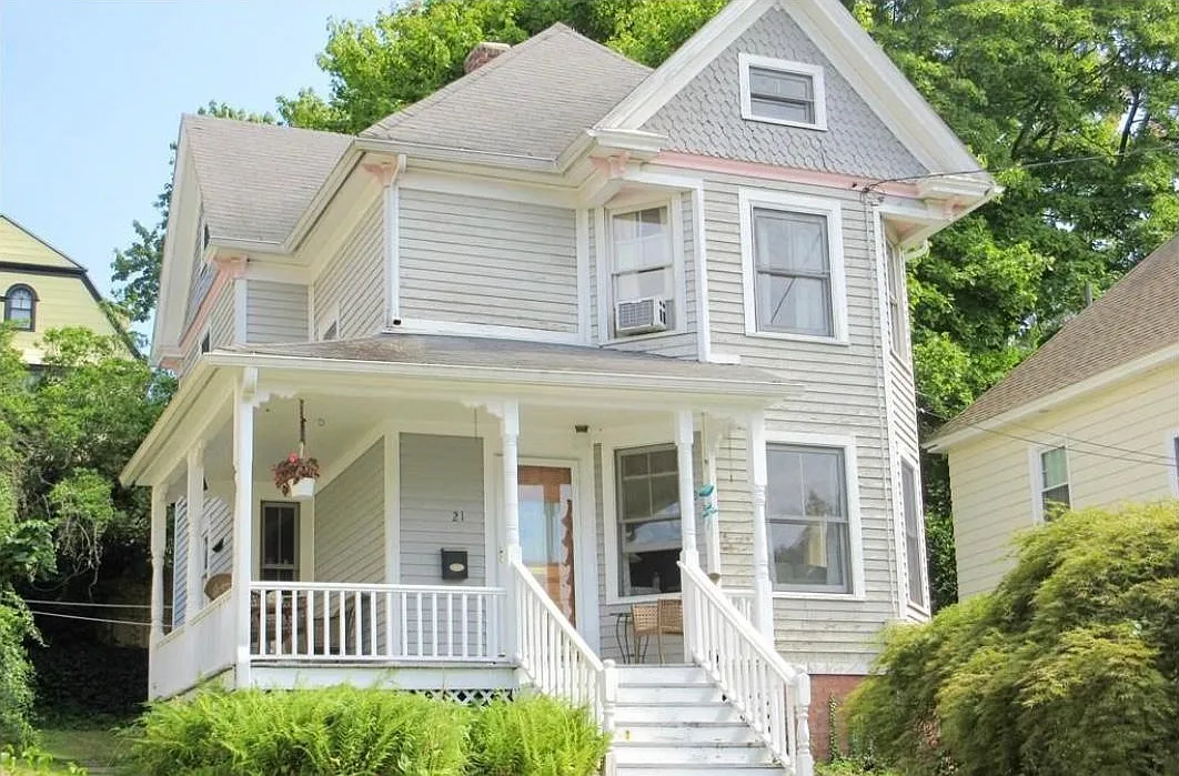21 Berkeley Ave — Photo 1