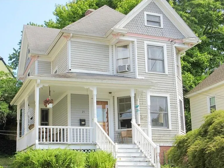 21 Berkeley Ave — Photo 1