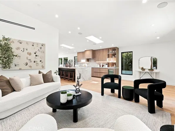 14627 Huston St, Sherman Oaks, CA 91403