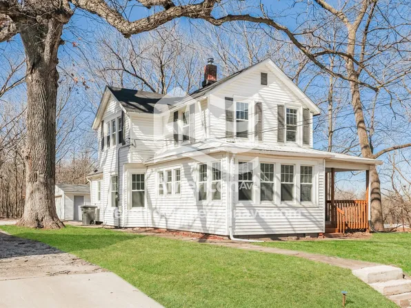 1102 26th St, Rock Island, IL 61201